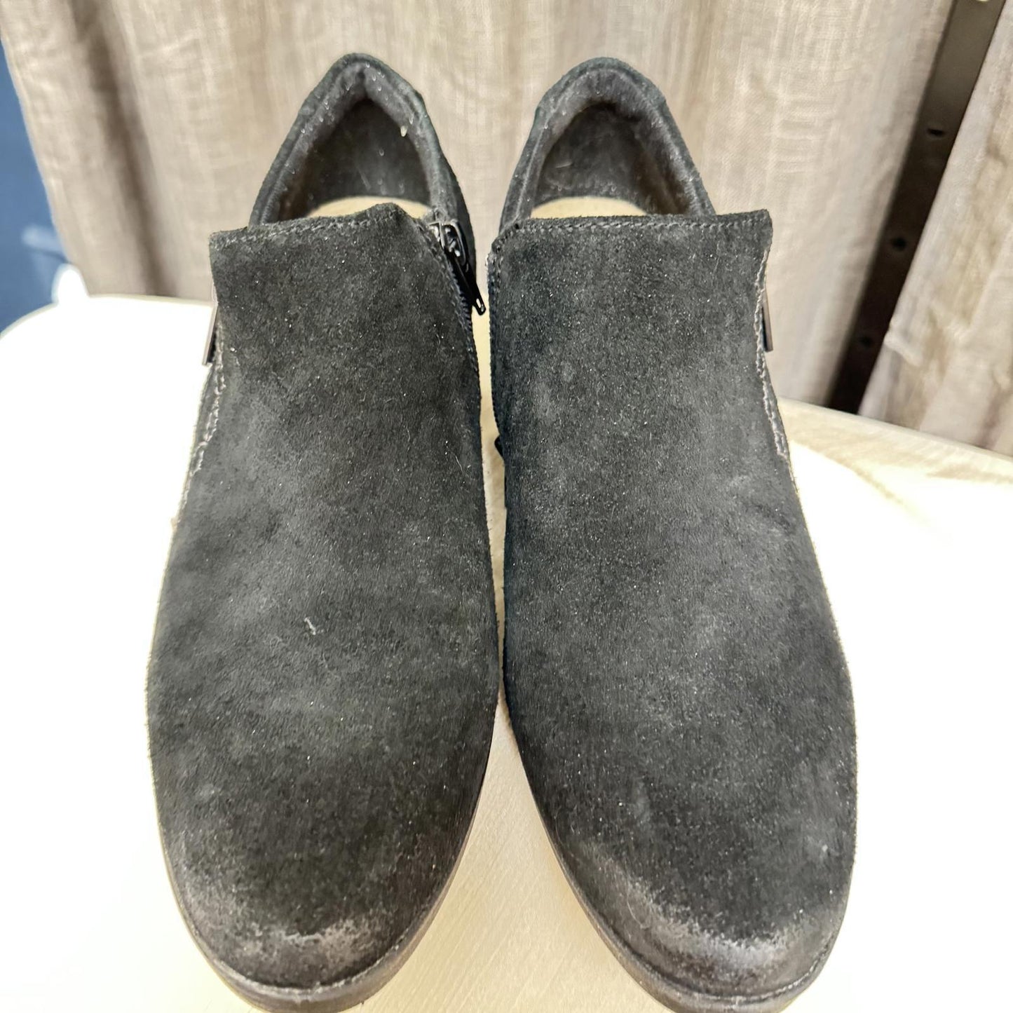 Stylish Earth Origins Black Suede Ankle Boots Size 8 Never Worn