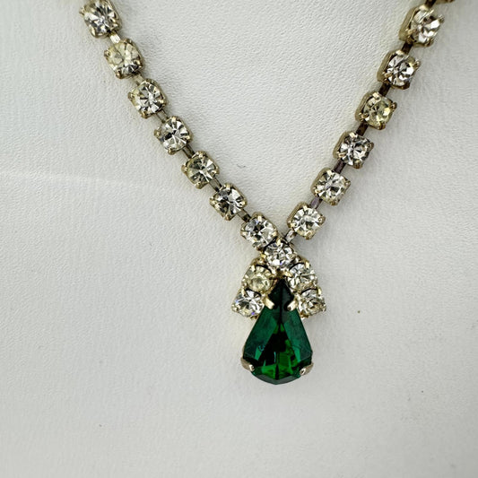 Vintage Rhinestone Necklace with Emerald Green Teardrop Pendant – Art Deco Glam