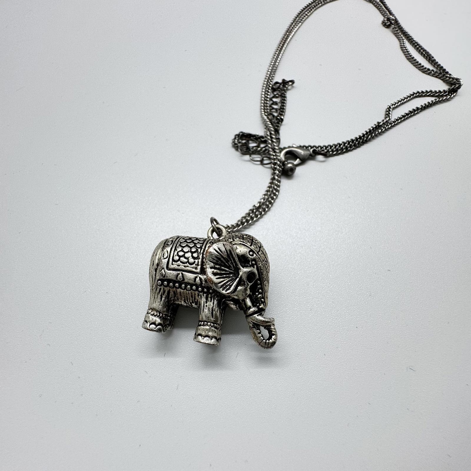 Boho Silver-Tone Elephant Pendant Necklace – Long Chain Vintage-Inspired
