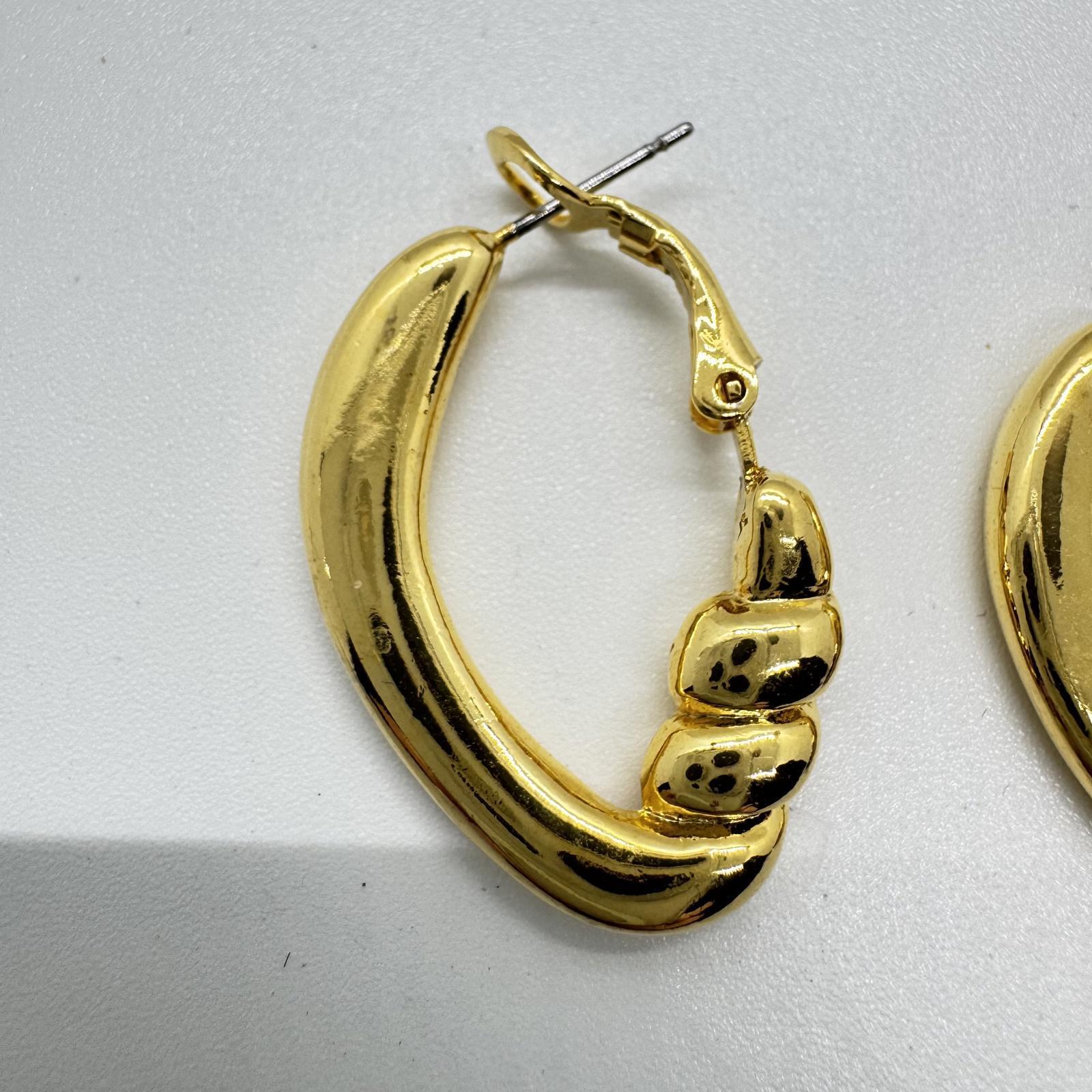 Vintage Gold-Tone Twist Hoop Earrings – Bold Retro Statement Jewelry