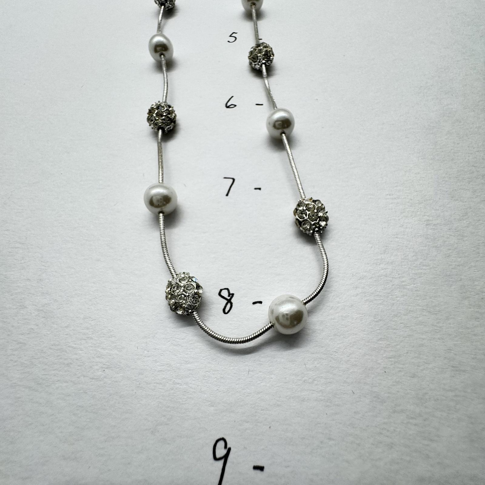 Silver-Tone Faux Pearl & Rhinestone Necklace – Elegant & Classic Jewelry