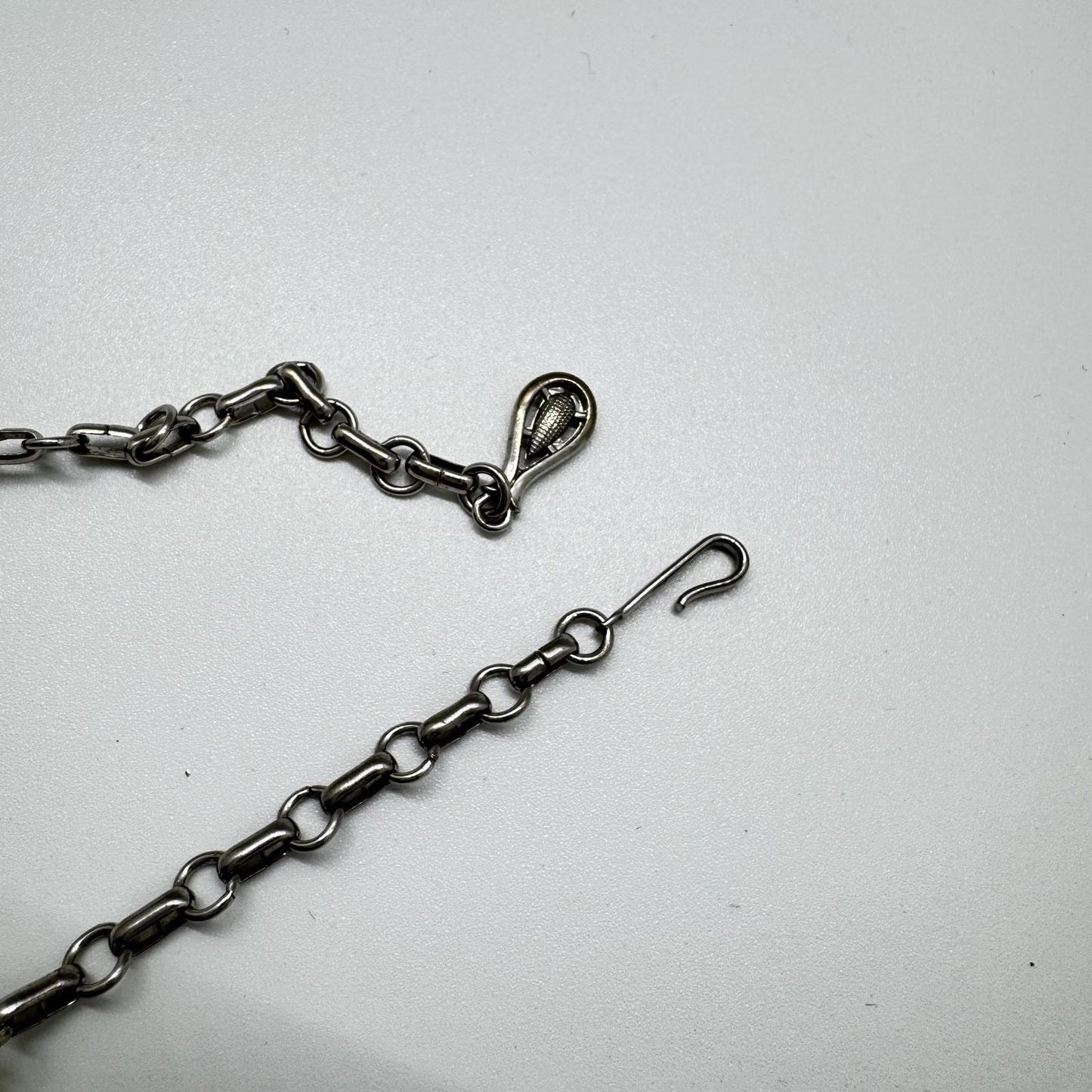 Vintage Silver-Tone Leaf Link Necklace – Art Deco Filigree Choker, Adjustable