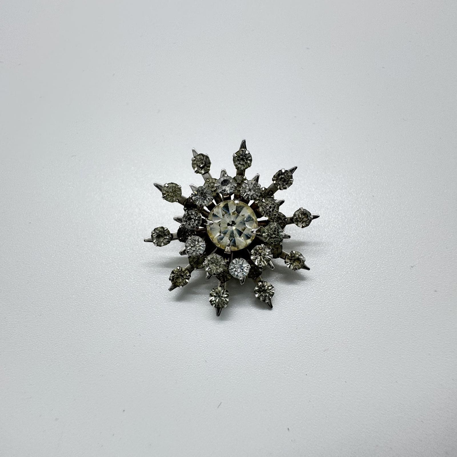 Vintage Silver-Tone Rhinestone Snowflake Brooch – Mid-Century Starburst Pin