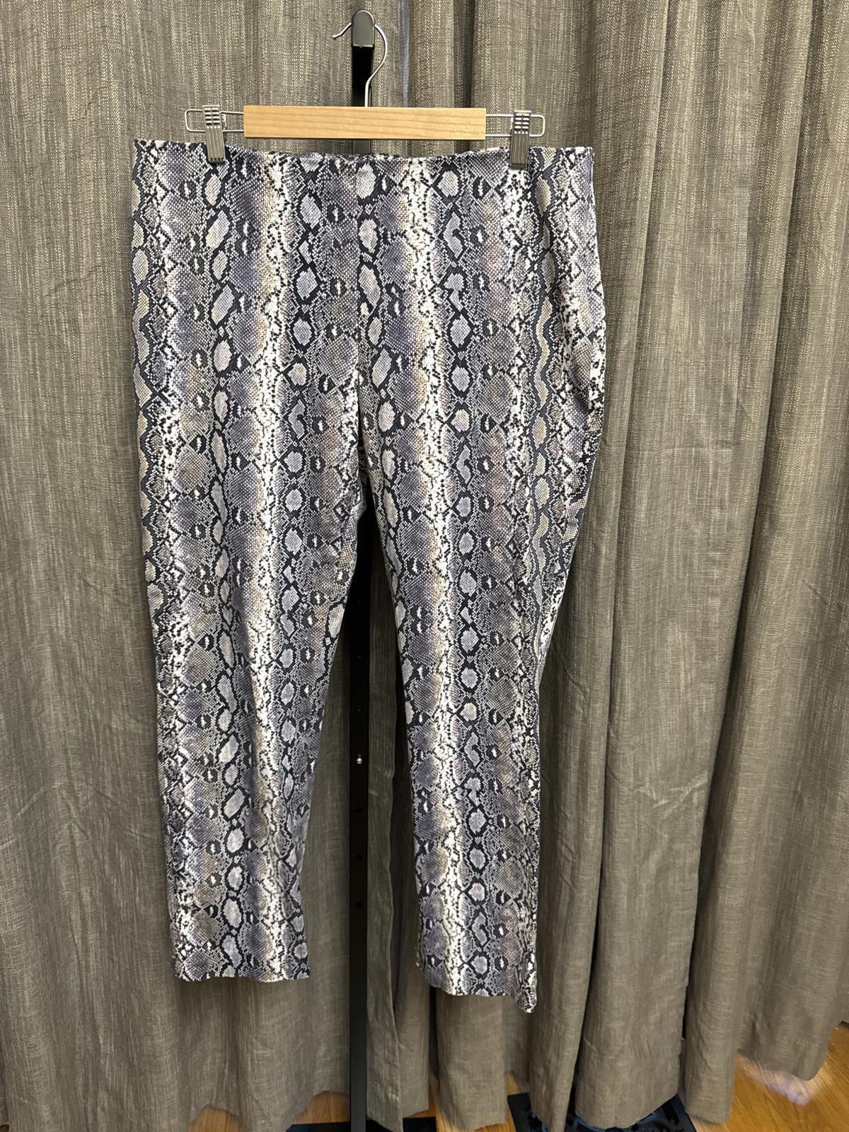 Michael Kors Trendy Snake Print Pants Size 14 Stretch Side Zip- Stylish & Chic