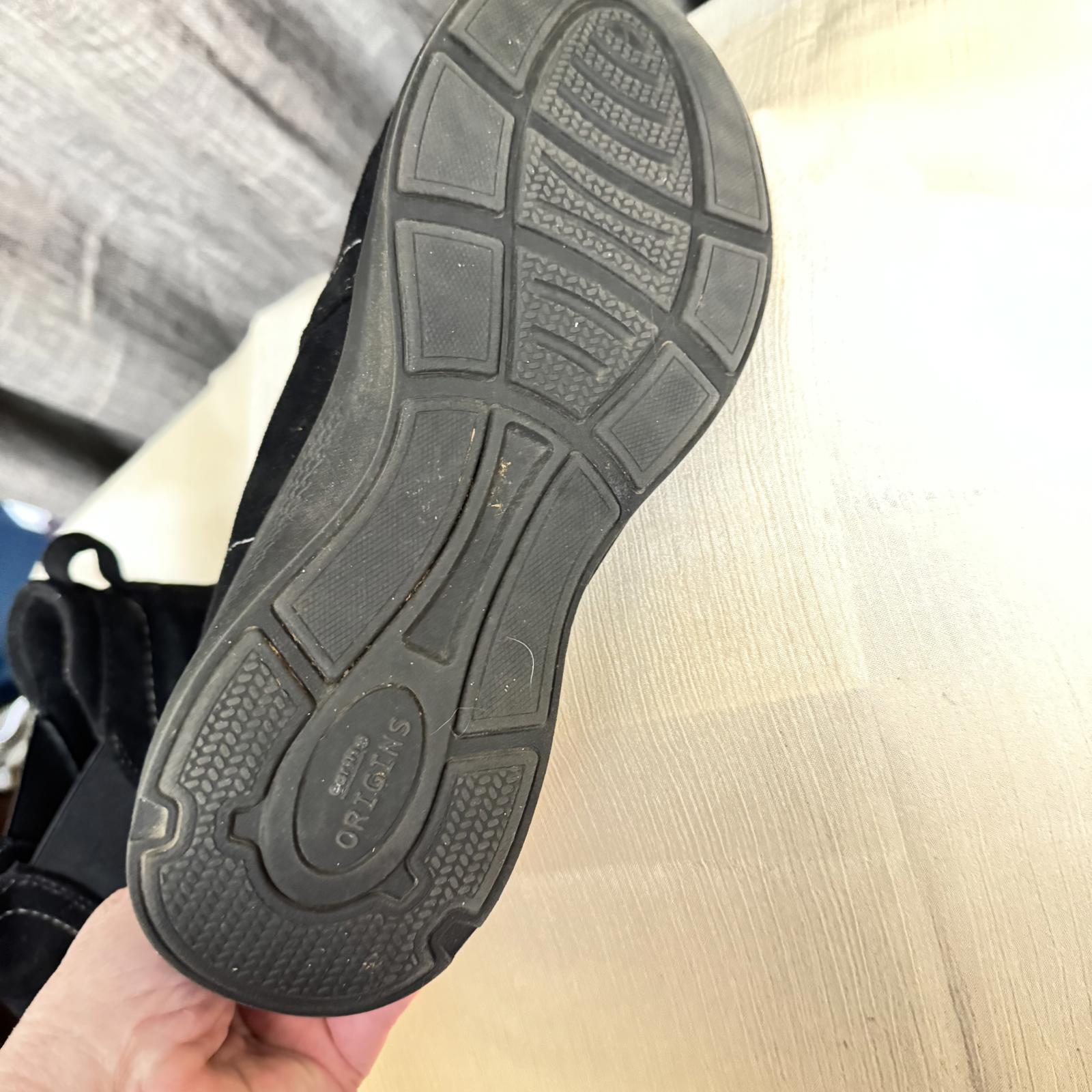 Eatrh Origins Comfortable Black Suede Ankle Boots by Size 8 Never Worn