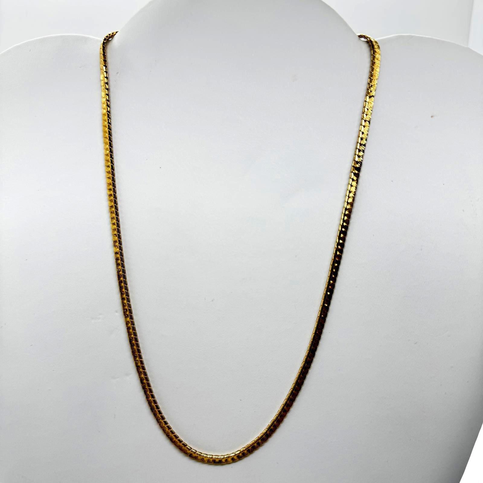 Vintage Avon Gold-Tone Herringbone Chain Necklace – Classic Minimalist Jewelry