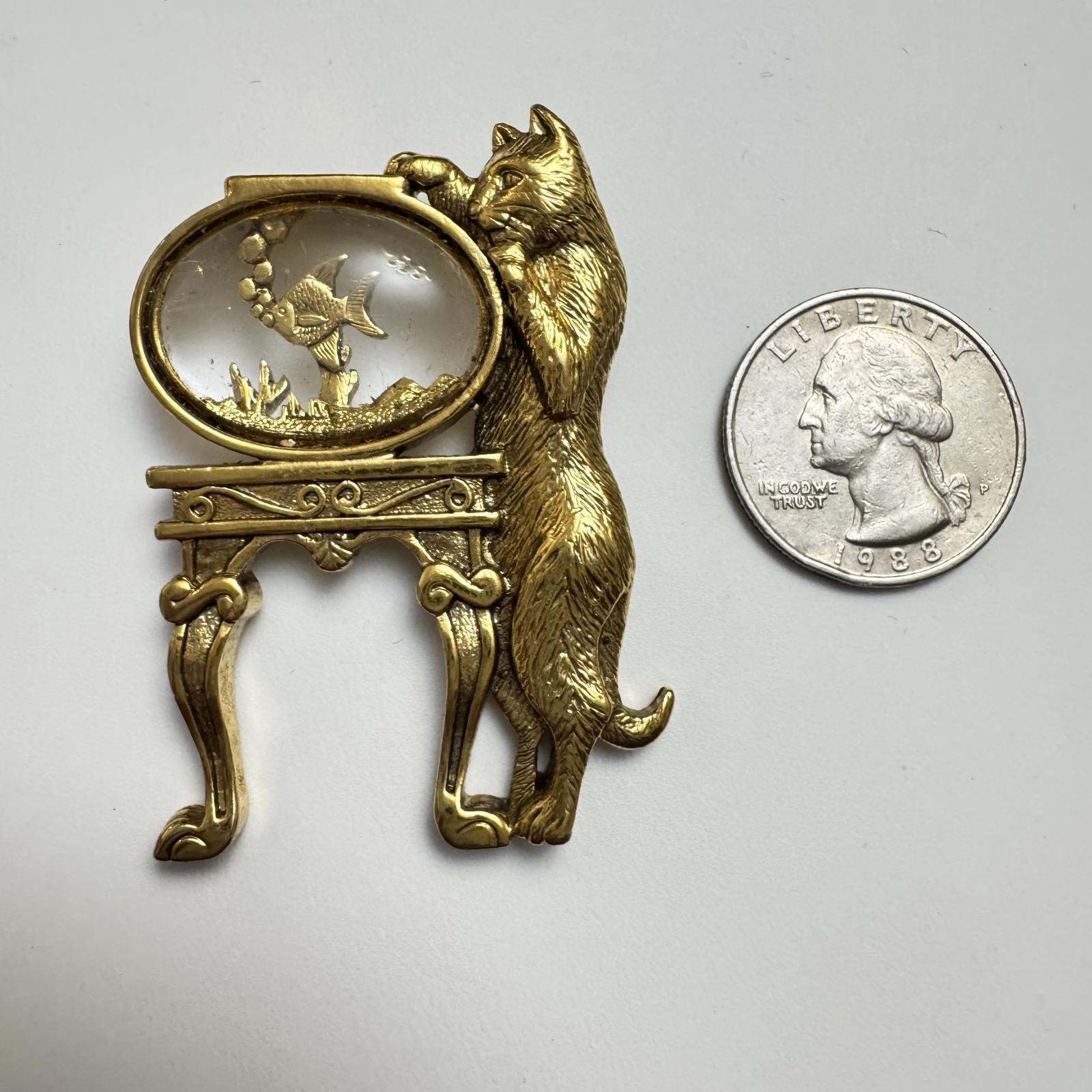Whimsical Vintage Gold Cat & Fish Brooch – Kitsch Animal Lover Jewelry