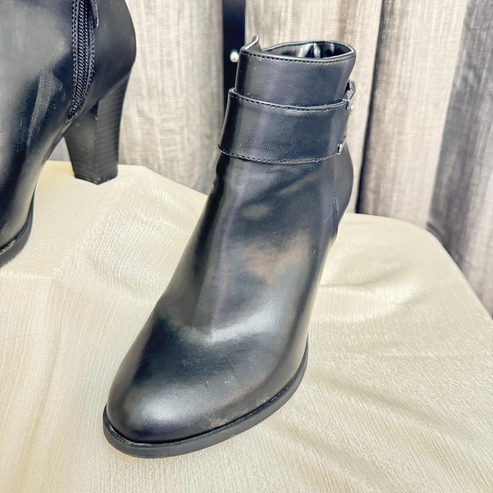 Jones of New York Stylish Black Ankle Booties with Chunky Heel