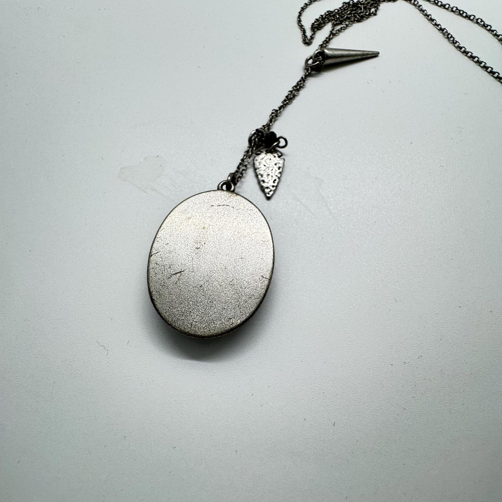 American Eagle Silver-Tone Oval Pendant Necklace – Opalescent & Rhinestone