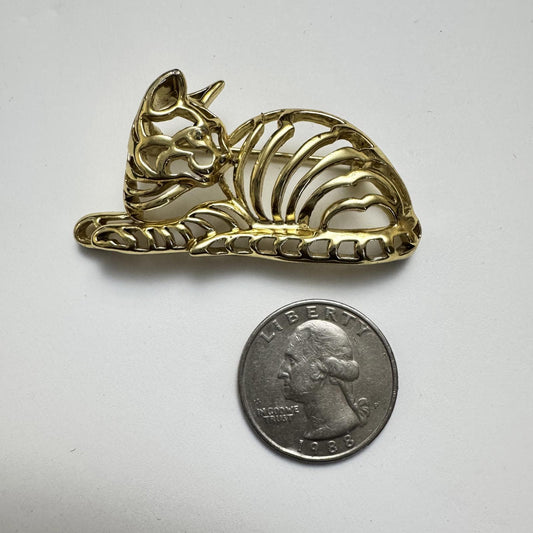 Charming Vintage Gold Cat Brooch – Elegant Whimsical Animal Pin