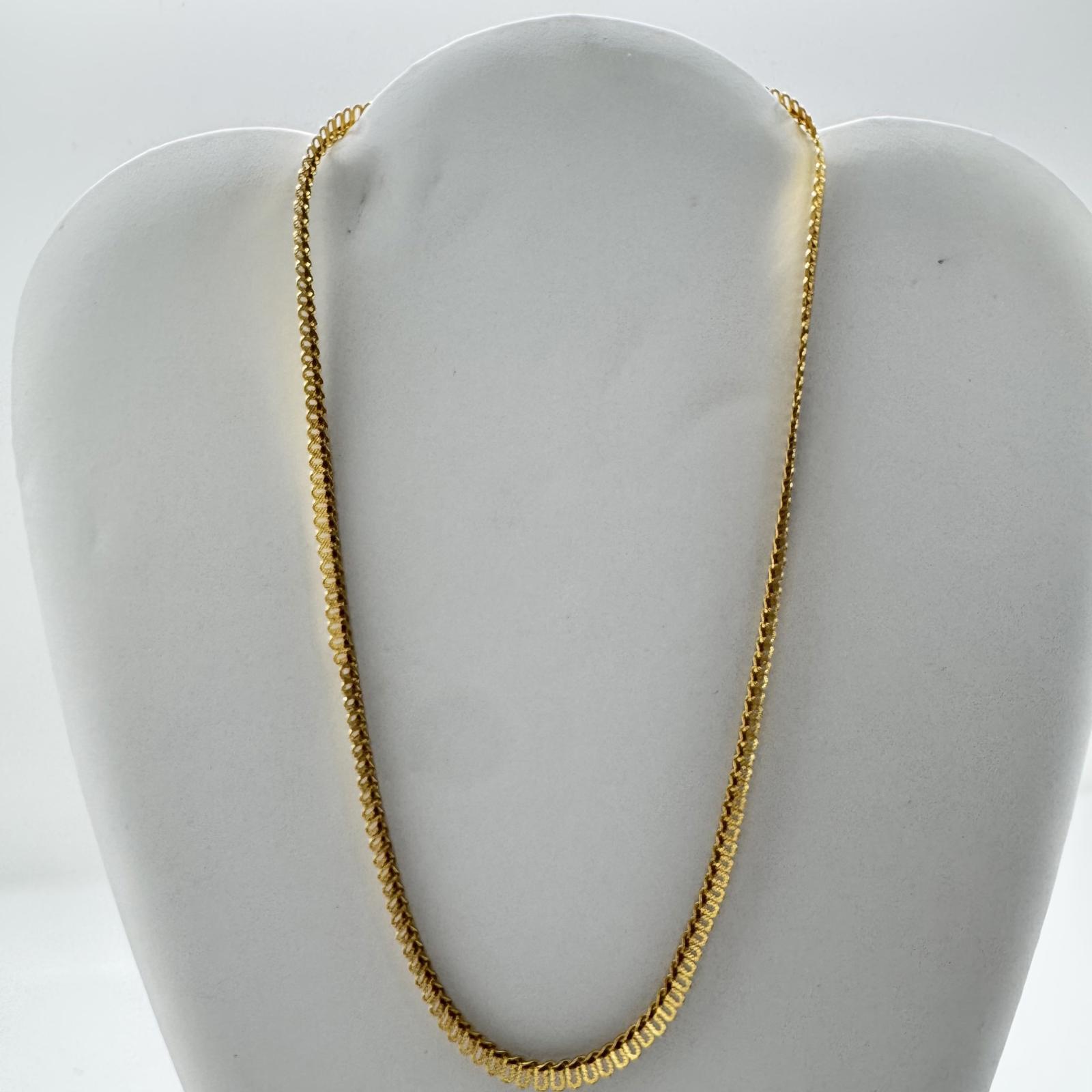 Vintage Gold-Tone Herringbone Chain Necklace – Classic Elegant Statement Piece