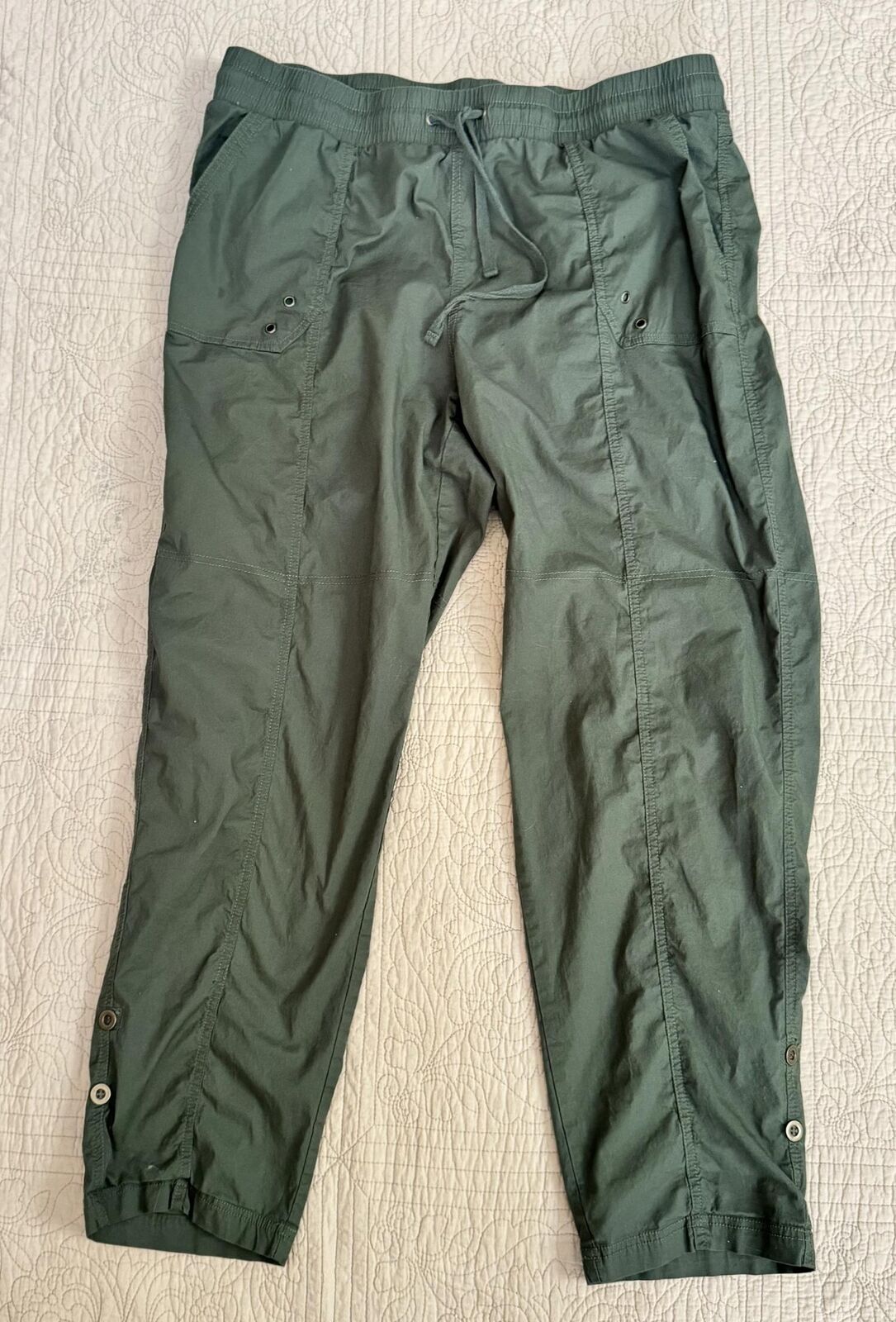 Stylish Olive Green Cargo Pants for Comfortable Wear
