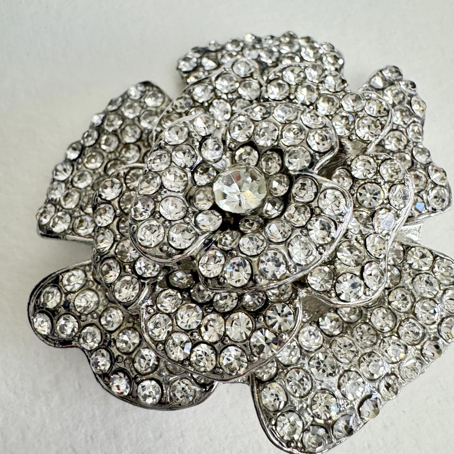 Vintage Style Floral Rhinestone Brooch - Sparkling Pin Jewelry