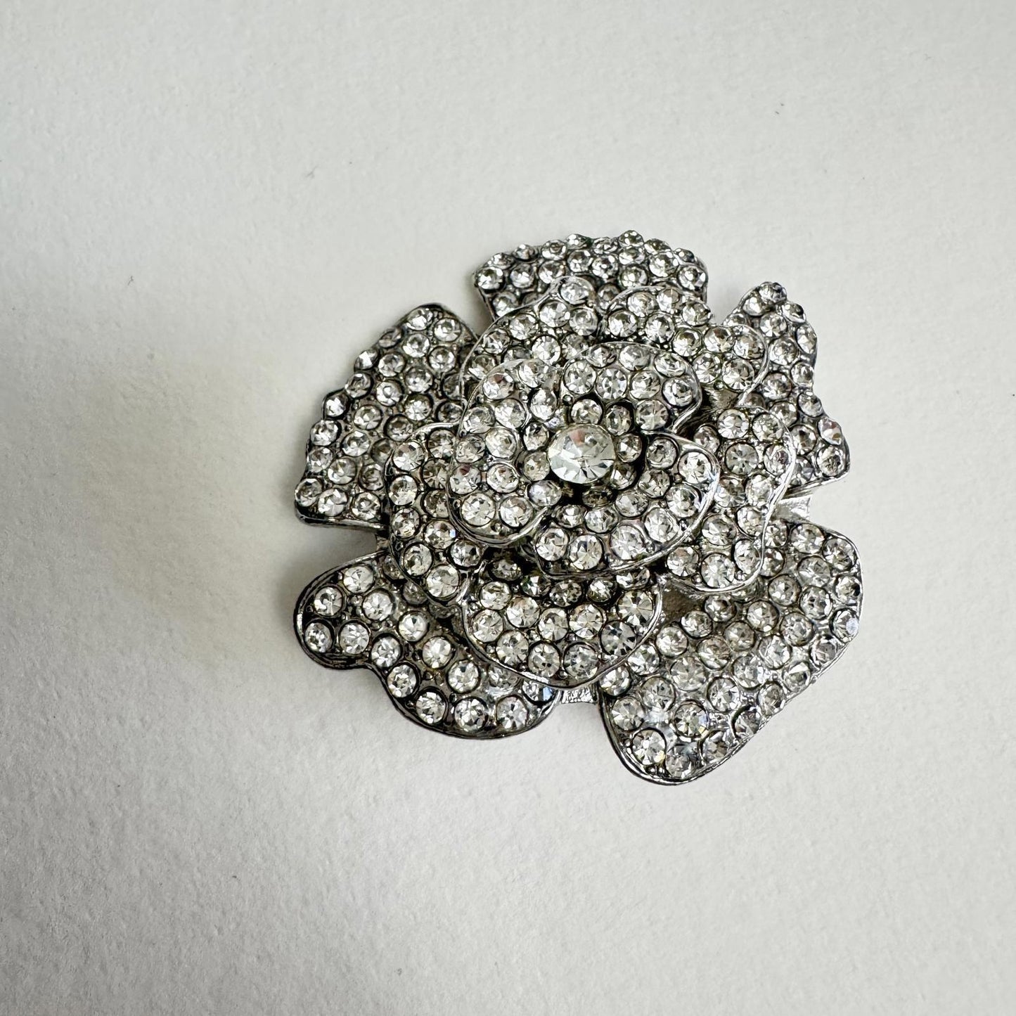 Vintage Style Floral Rhinestone Brooch - Sparkling Pin Jewelry