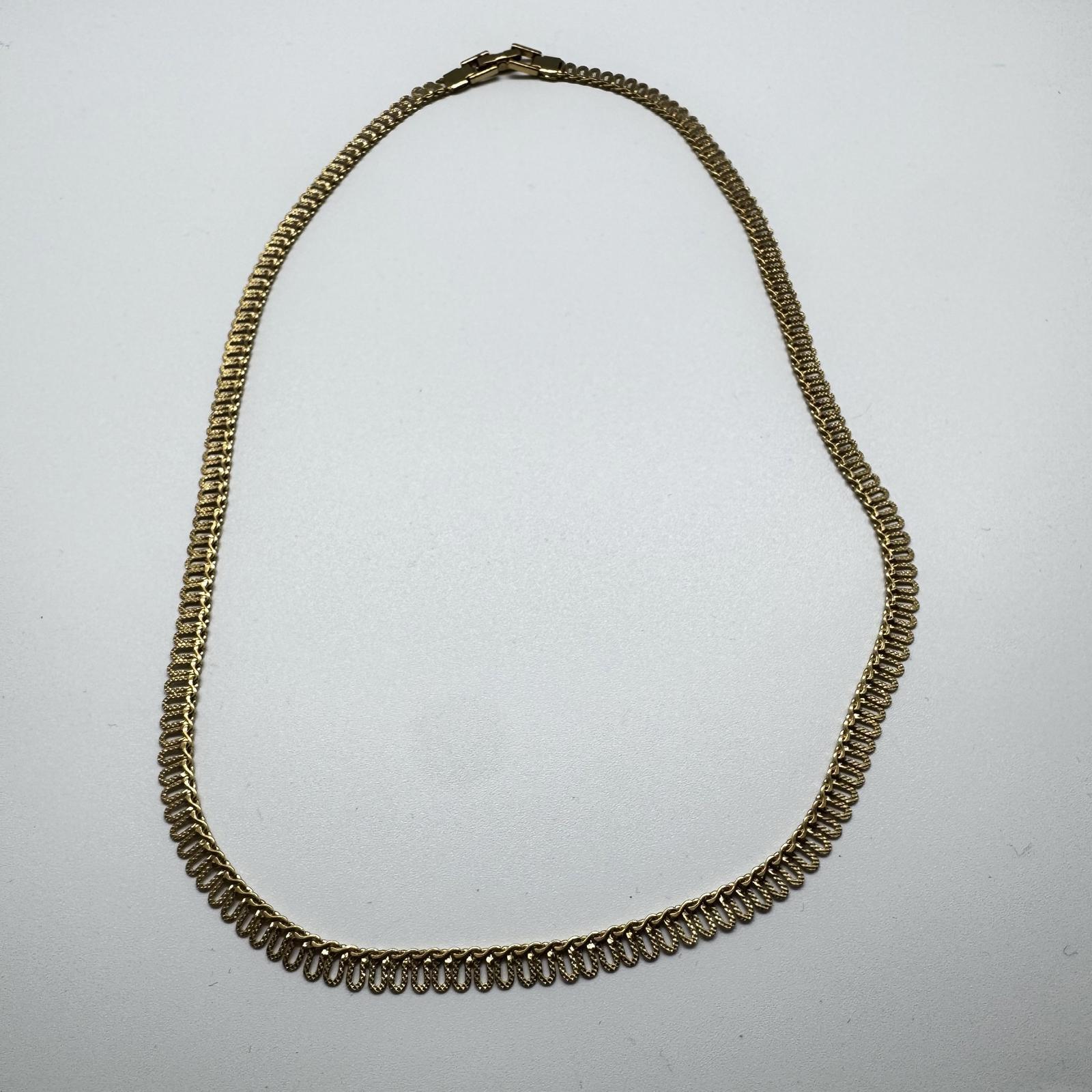 Vintage Gold-Tone Herringbone Chain Necklace – Classic Elegant Statement Piece