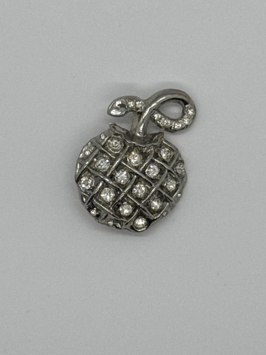 Vintage Silver-Tone Rhinestone Apple Brooch – Classic Sparkling Pin