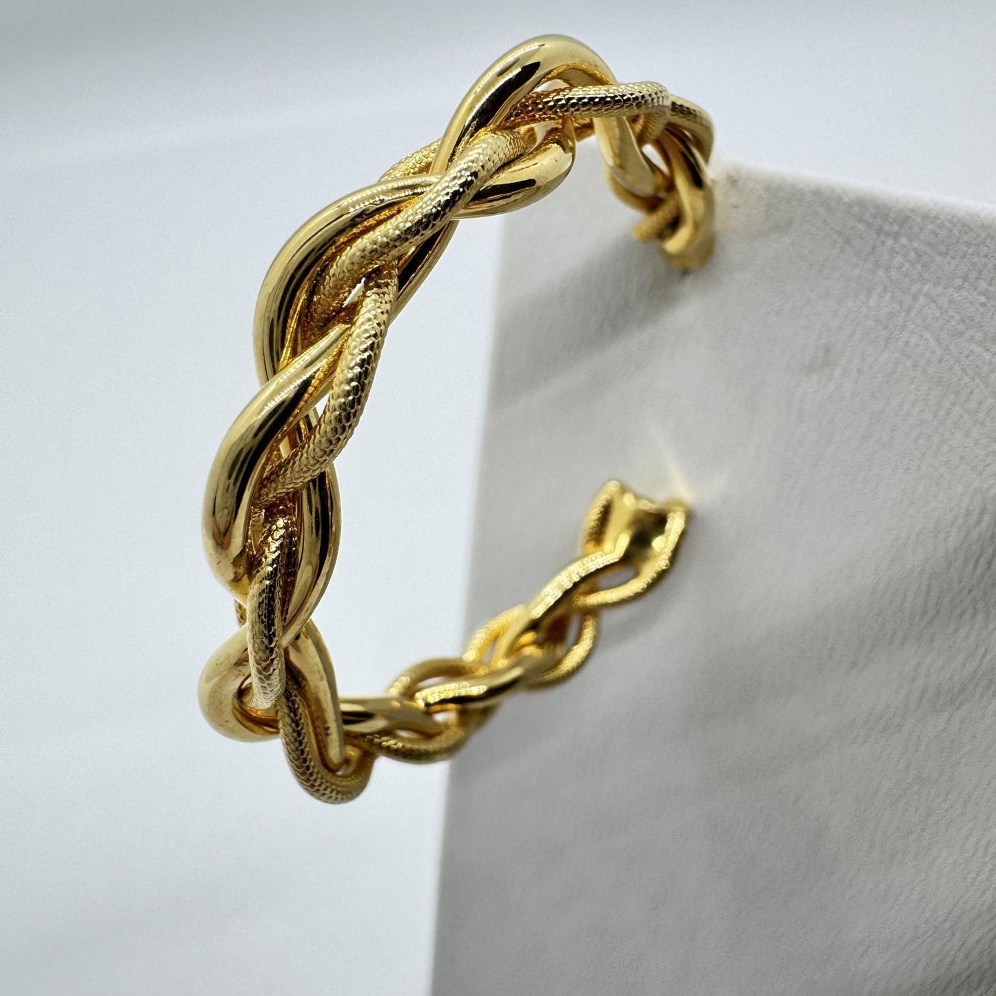 Vintage Gold-Tone Twisted Rope Hoop Earrings – Chunky Statement Jewelry