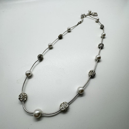 Silver-Tone Faux Pearl & Rhinestone Necklace – Elegant & Classic Jewelry