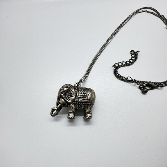 Boho Silver-Tone Elephant Pendant Necklace – Long Chain Vintage-Inspired