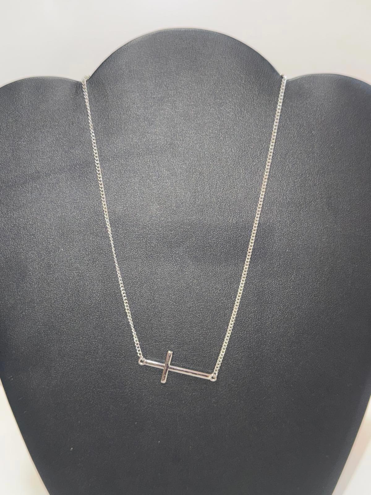 Stylish Silver Tone Cross Pendant Necklace
