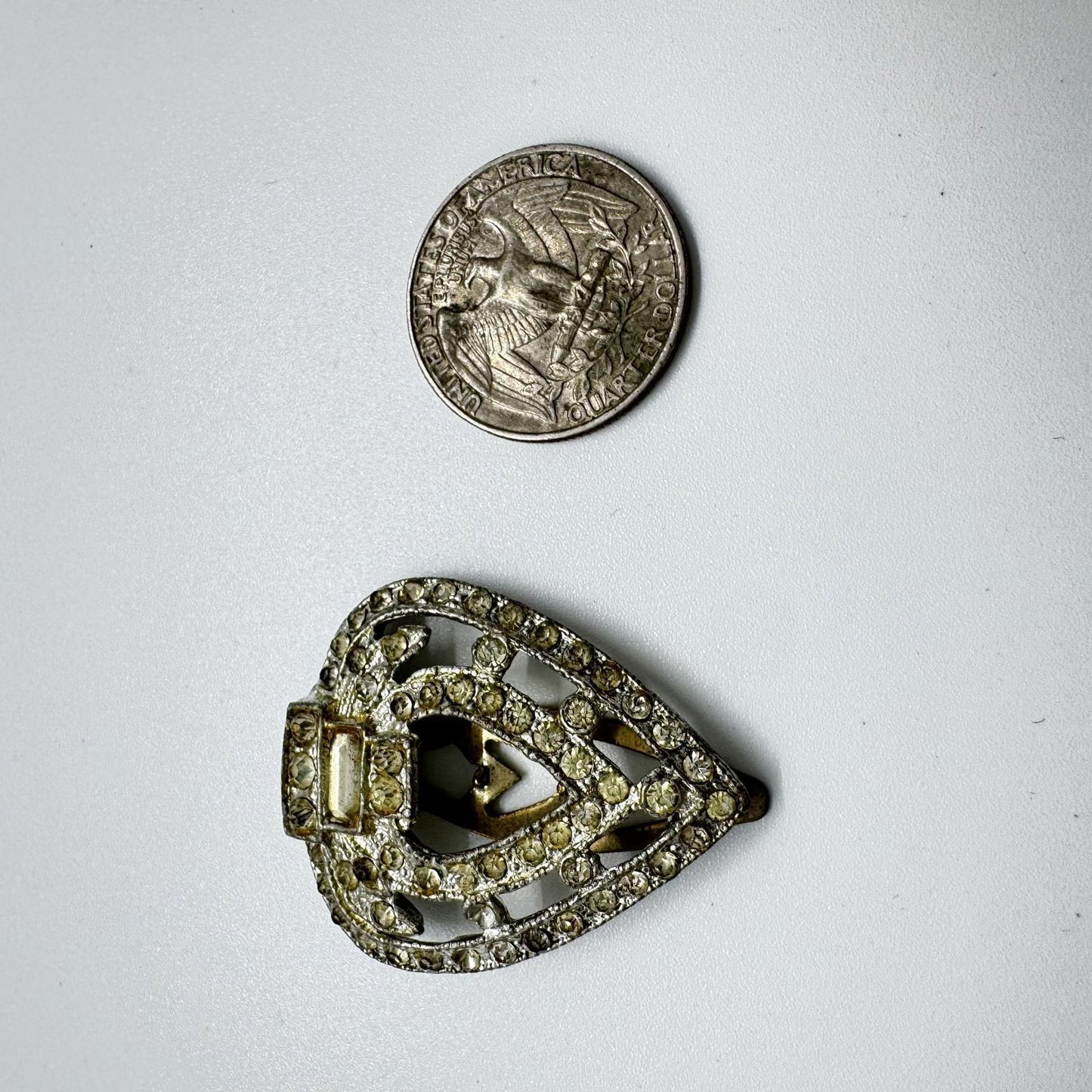 Vintage Art Deco Silver-Tone Rhinestone Fur Clip – Filigree Dress Clip