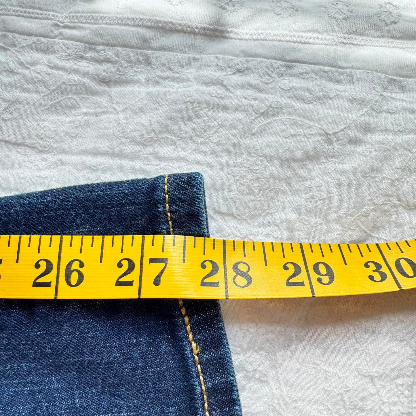 AJ Armani Jeans - Classic Denim - Size 31x31