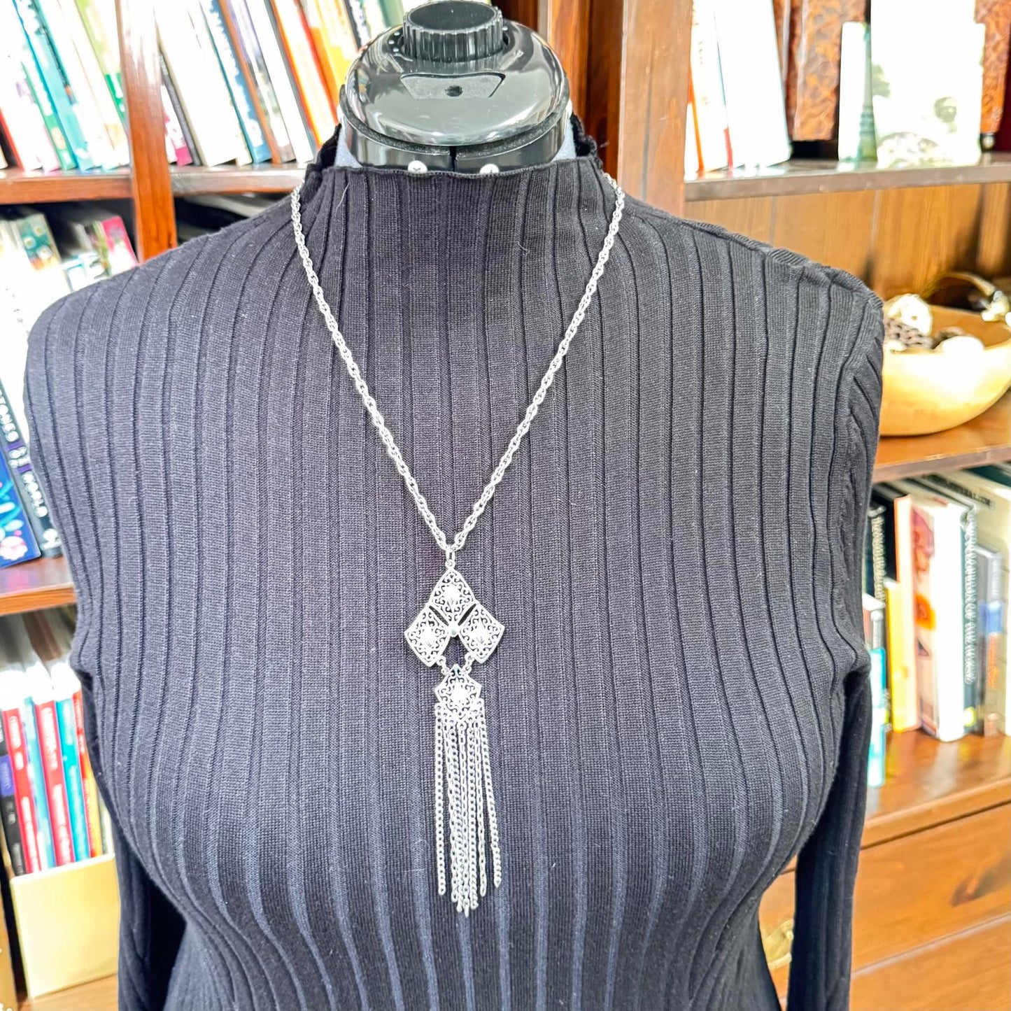 Elegant Retro Silver Pendant Necklace Statement Piece