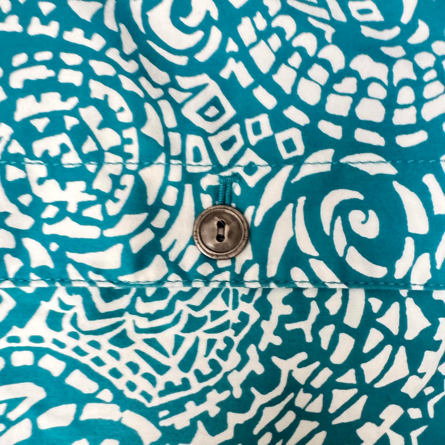 NWT Chico’s Size 2 Blue White Button Shirt Long Sleeve Abstract Print Blouse