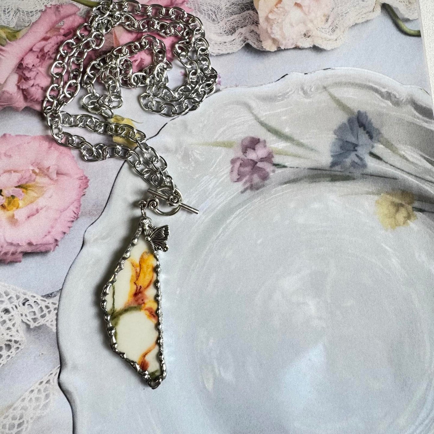 Handcrafted VTG Broken China Floral Pendant Necklace with Long Silver Tone Chain