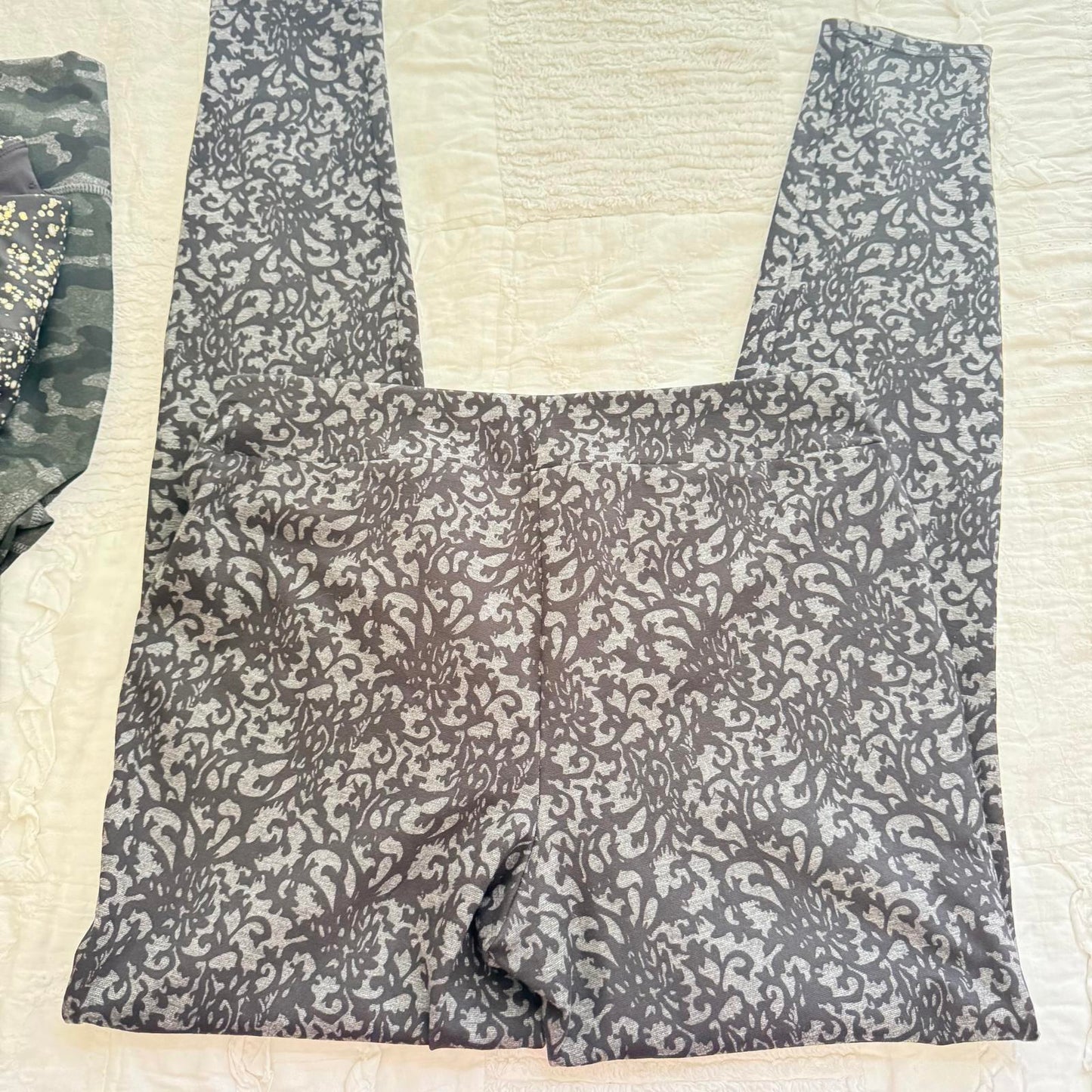 White House Black Market Black and Gray Leggings Size S