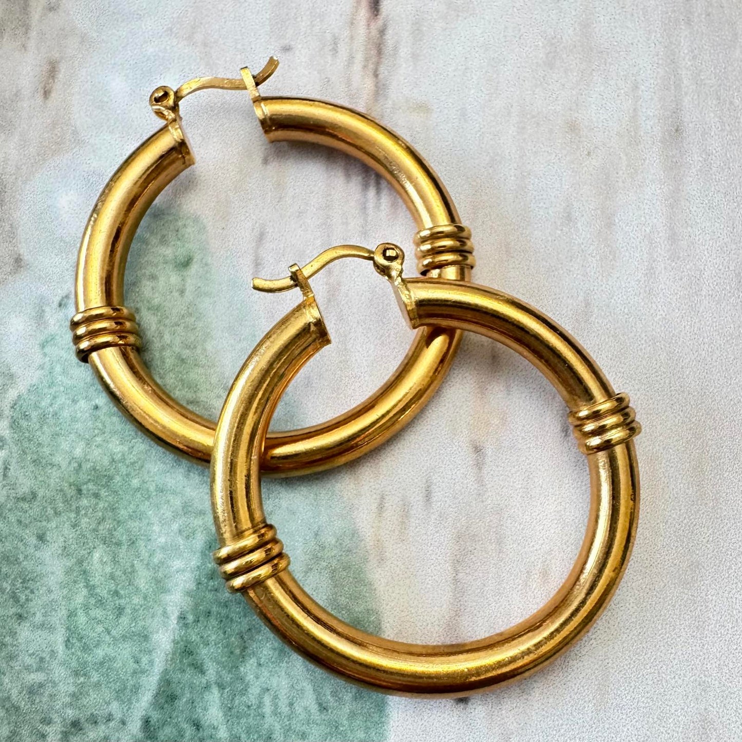 Stunning Faux Turquoise Necklace with Coordinating Gold Tone Hoop Earrings Set