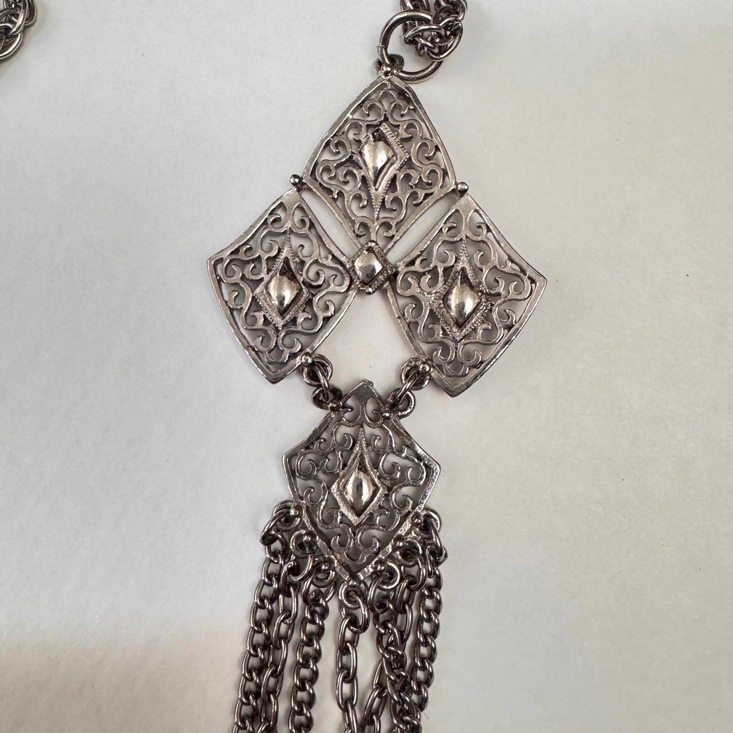 Elegant Retro Silver Pendant Necklace Statement Piece