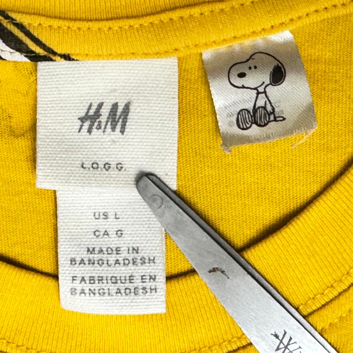 H&M Peanuts Snoopy T-Shirt Yellow Size L Graphic Tee Cartoon Logo Fun