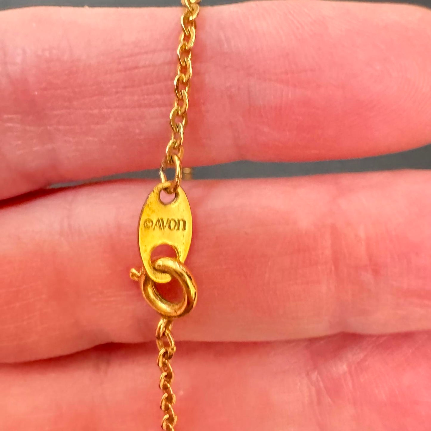 Signed Avon Gold Tone Faux Pearl Necklace – Vintage Style Teardrop Pendant
