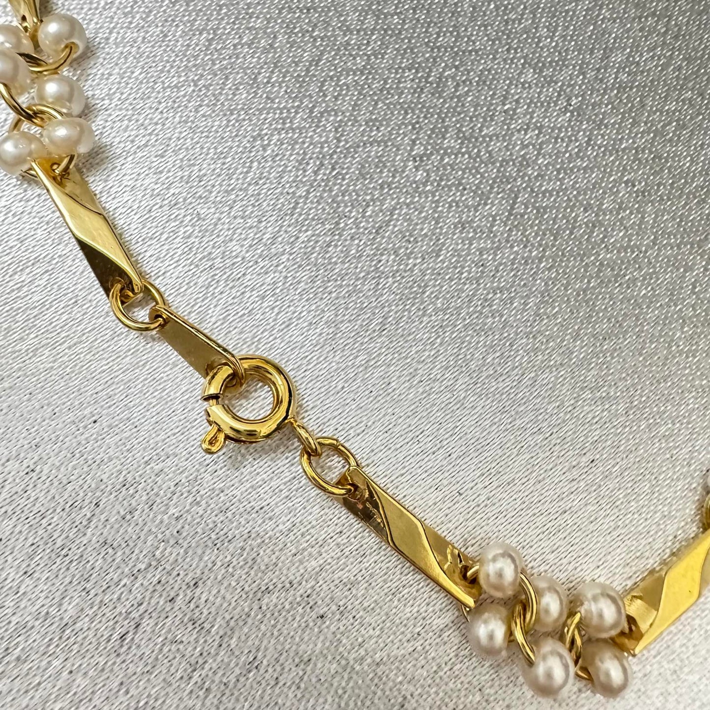 Vintage Gold Tone and Faux Pearl Necklace Dainty Style Classic Design