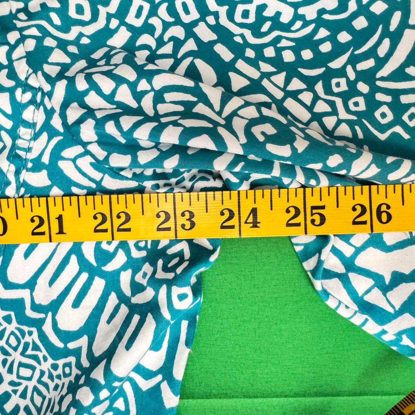 NWT Chico’s Size 2 Blue White Button Shirt Long Sleeve Abstract Print Blouse