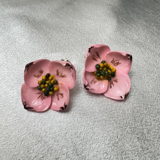 Vintage Pink Shell Flower Clip-On Earrings Summer Beachy BoHo Style Resort Wear