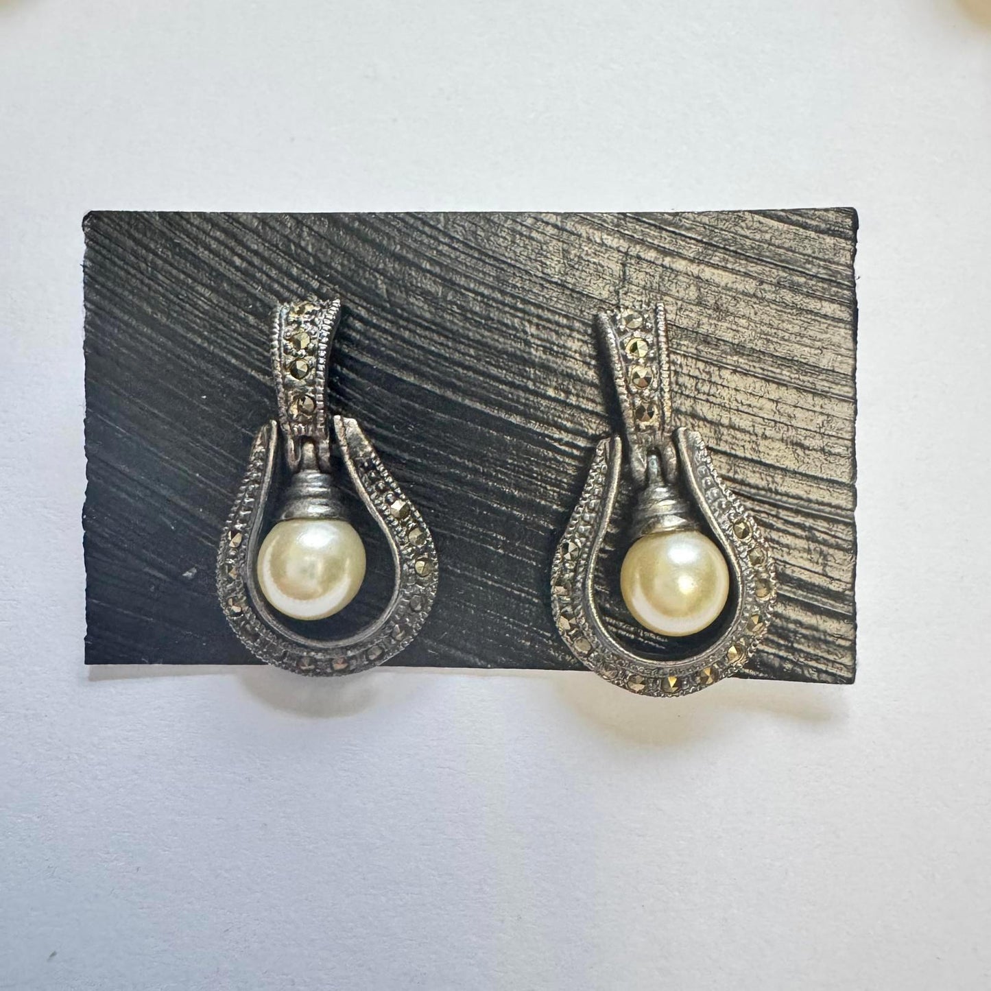 Elegant Faux Pearl Necklace and Coordinating Earring Set