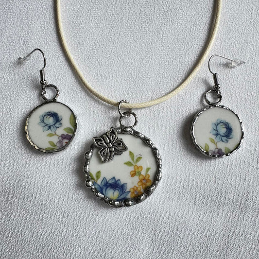Vintage China Jewelry Set – Pendant & Earrings – Handmade Gift