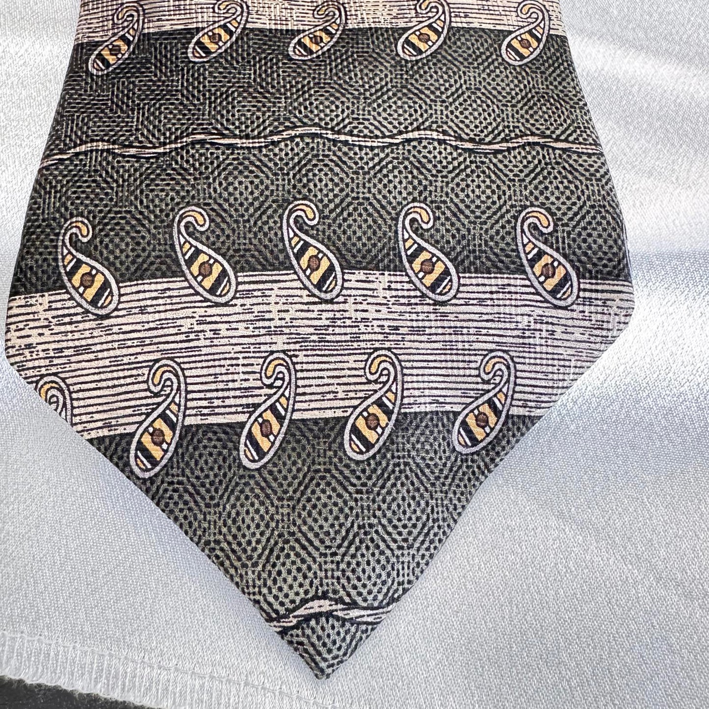 Bill Robinson Silk Tie – Geometric Abstract Pattern – Luxury Necktie