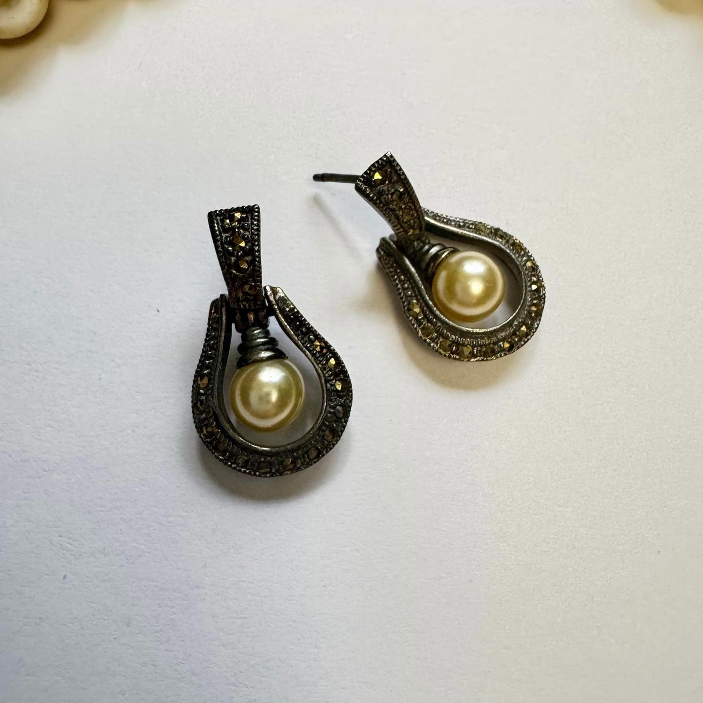 Elegant Faux Pearl Necklace and Coordinating Earring Set